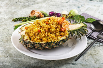 Pineapple fried rice with prawn