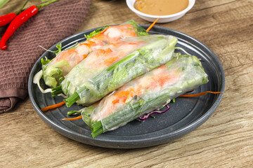 Vietnamese spring roll with prawn and salad