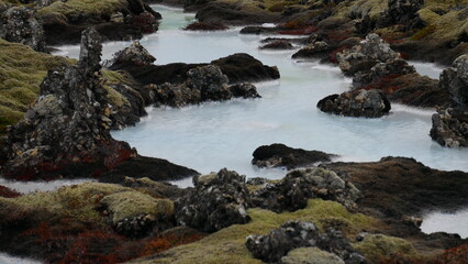 Blue Lagoon, Islande, lagon bleu, spa géothermique, eaux thermales, bain thermal, source chaude, bien-être, relaxation, tourisme, attraction touristique, paysage volcanique, nature, bain minéral, soin