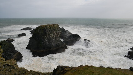 Sn&aelig;fellsnes, Islande, p&eacute;ninsule, Sn&aelig;fellsj&ouml;kull, volcan, glacier, Kirkjufell, montagne, Arnarstapi, village de p&ecirc;cheurs, B&uacute;&eth;akirkja, &eacute;glise noire, L&oacute;ndrangar, falaises de basalte, Dj&uacute;pal&oacute;nssandur, pla