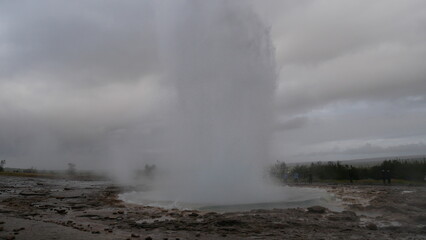 Geysir, Islande, geyser, Strokkur, éruption, source chaude, géothermie, Haukadalur, Golden...