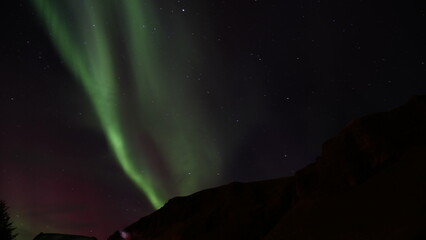 aurore boréale, lumière polaire, ciel nocturne, phénomènes naturels, paysages arctiques, ciel étoilé, lumières du nord,