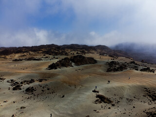 Vue aérienne professionnel au drone des mines de San Jose au Parc national del Teide et avec dunes...