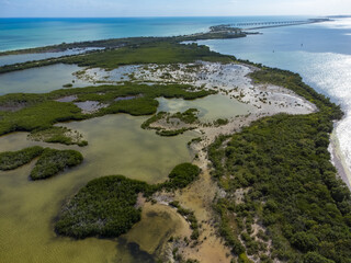 Vue a&eacute;rienne professionnel au drone des Keys avec plages paradisiaque, Floride, USA
