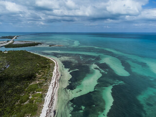 Vue aérienne professionnel au drone des Keys avec plages paradisiaque, Floride, USA
