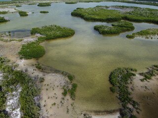 Vue aérienne professionnel au drone des Keys avec plages paradisiaque, Floride, USA
