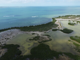 Vue aérienne professionnel au drone des Keys avec plages paradisiaque, Floride, USA
