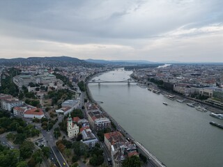 Vue aérienne panoramique de la ville capitale Budapest avec église Our Lady of Buda Castle, Fisherman's Bastion, Hongrie, Europe
