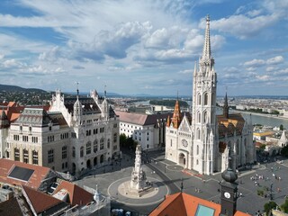 Vue aérienne panoramique de la ville capitale Budapest avec église Our Lady of Buda Castle,...