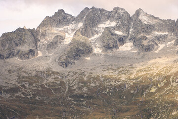 Majestätische Bergwelt über dem Val Masino; Pizzi del Ferro (3288) mit Valle del Ferro von Süden...