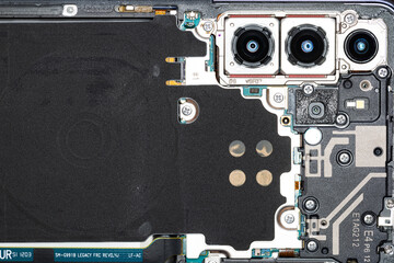 Samsung Galaxy S Series without back cover, maintenance of phone