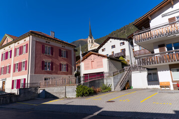 Fototapeta premium Scenic view of Swiss mountain village of Alvaneu Dorf in the Swiss Alps on a sunny autumn day. Photo taken November 15th, 2024, Avaneu Dorf, Switzerland.