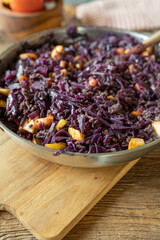 Winterly red cabbage pan dish with minced meat and apples 