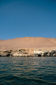 Paracas Candelabra Geoglyph with Ocean View