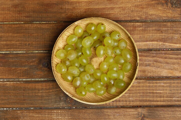 bowl of selenized grapes