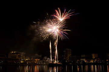 feu d'artifice, Choisy le Roi, la Seine, Val de Marne, 94, France