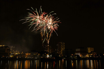 feu d'artifice, Choisy le Roi, la Seine, Val de Marne, 94, France