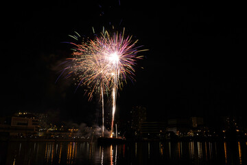 feu d'artifice, Choisy le Roi, la Seine, Val de Marne, 94, France