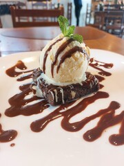 Brownie with ice cream