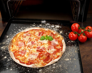 Thin Oven Pizza with Ham