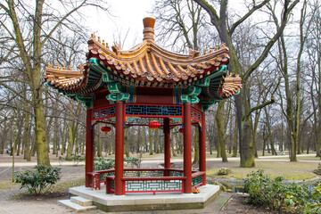 Fototapeta premium pavilion in park