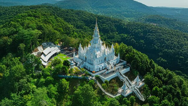 The metal castle pagoda, one of the tourist attractions in Chiang Mai at Wat Aranyawas, is Phra That Si Mueang Pong, which is considered the 2nd metal castle in Thailand and the 4th in the world.
