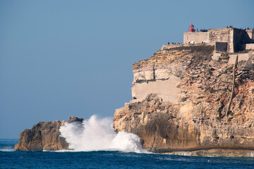 Nazarè - il faro sulla costa alta