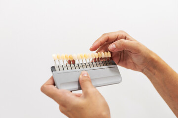 Tooth shade guide for dental procedures