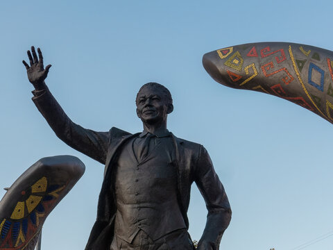 Nelson Mandela bronze statue in Moscow