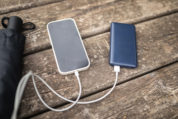 mobile phone charging with a portable battery