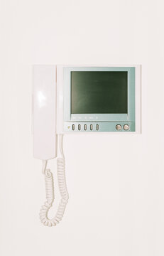 intercom with empty screen 