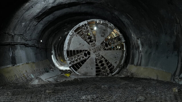 tunnel boring machine