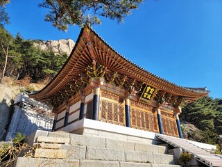 Fototapeta premium temple on the mountain