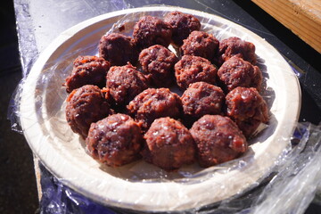 もちの中にいれる丸くした餡子