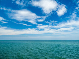 Obraz premium Landscape beautiful summer panorama wide horizon look viewpoint shore open sea beach cloud clean and blue sky background calm nature ocean wave water nobody travel at thailand chonburi sun day time