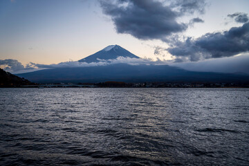 夕暮れの富士山【河口湖より】	