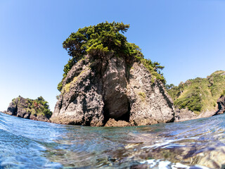 美しいヒリゾ浜の海の半水面撮影。

静岡県伊豆半島賀茂郡南伊豆町中木ヒリゾ浜2024年
