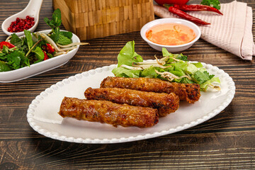 Fried Vietnamese spring roll with special sauce