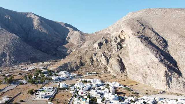 rocky mountain mesa vouno , perissa santorini