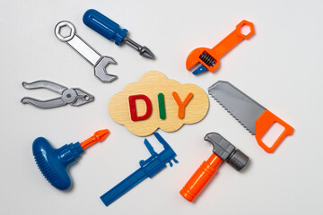おもちゃの工具と日曜大工のイメージ
