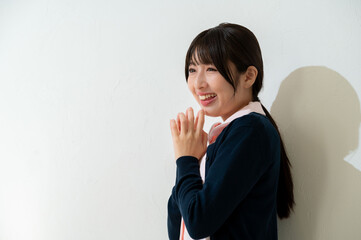 楽しそうに笑う日本人クリニックスタッフ