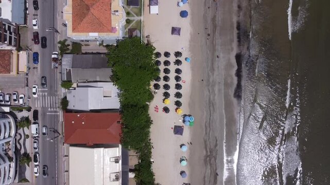 Marina de Porto Belo, molhe do rio Perequ&ecirc;.