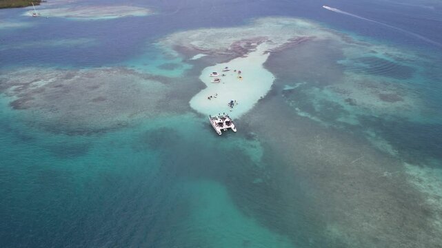 imagenes a&eacute;reas del parque nacional Morrocoy en Venezuela. videos en alta resolucion.