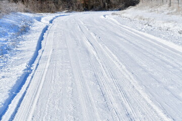 Obraz premium Snowy Gravel Road