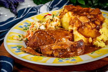 Stewed pork neck in sauce.