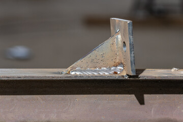 Steel and industrial iron welding technicians, factory, industrial building professionals, drilling iron and other metals.