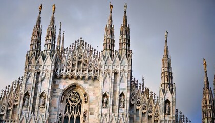 Fototapeta premium Intricate details of a grand cathedral, showcasing its stunning Gothic architecture.