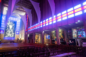 Obraz premium intérieur de l'église de la ville de Montrouge dans la banlieue parisienne en France