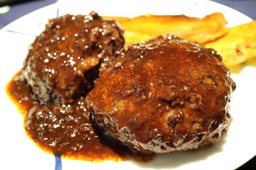 手作りハンバーグ