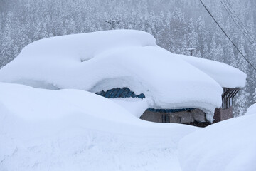 豪雪の民家